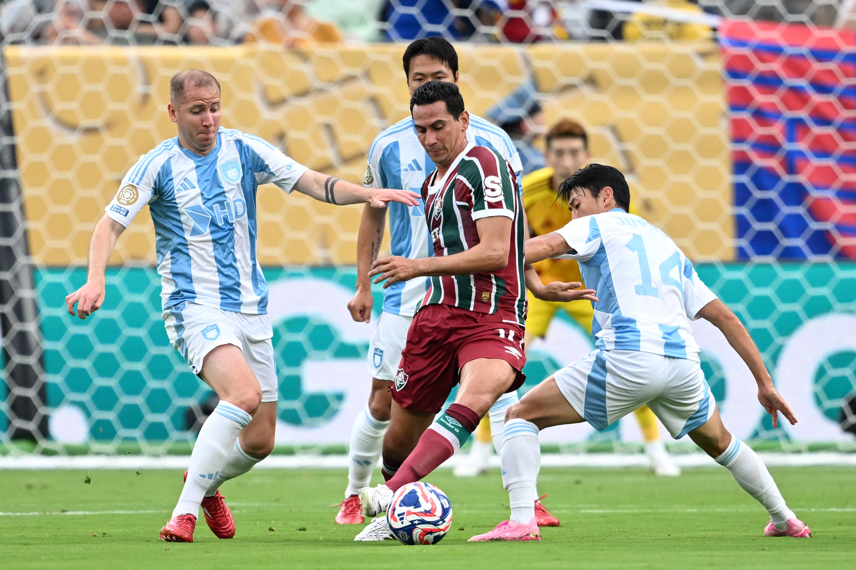 九游网页官网-关于亚冠清晨再迎强敌，西汉姆造点机会，主帅态度——管理层满意，控场能力受关注的信息