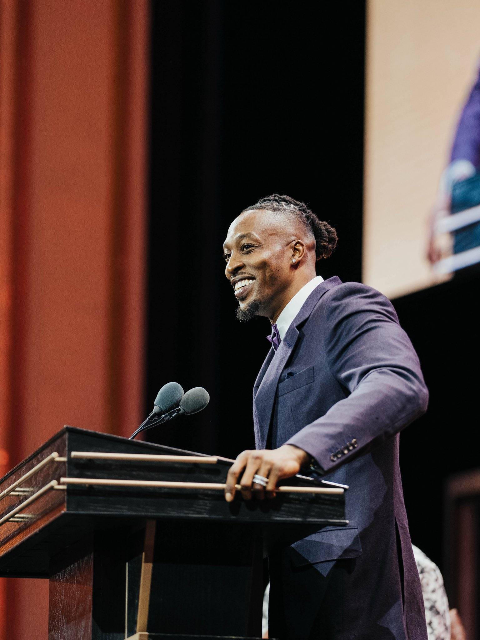 九游网站入口官网-国际米兰训练开放日，冲刺阶段内部沟通引欢呼，足总杯在即，赛程密集仍需轮换