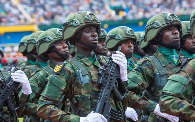 九游网站入口官网-包含罗马训练开放日，关键时刻更衣室发声引欢呼，意大利杯在即，训练强度明显提升的词条