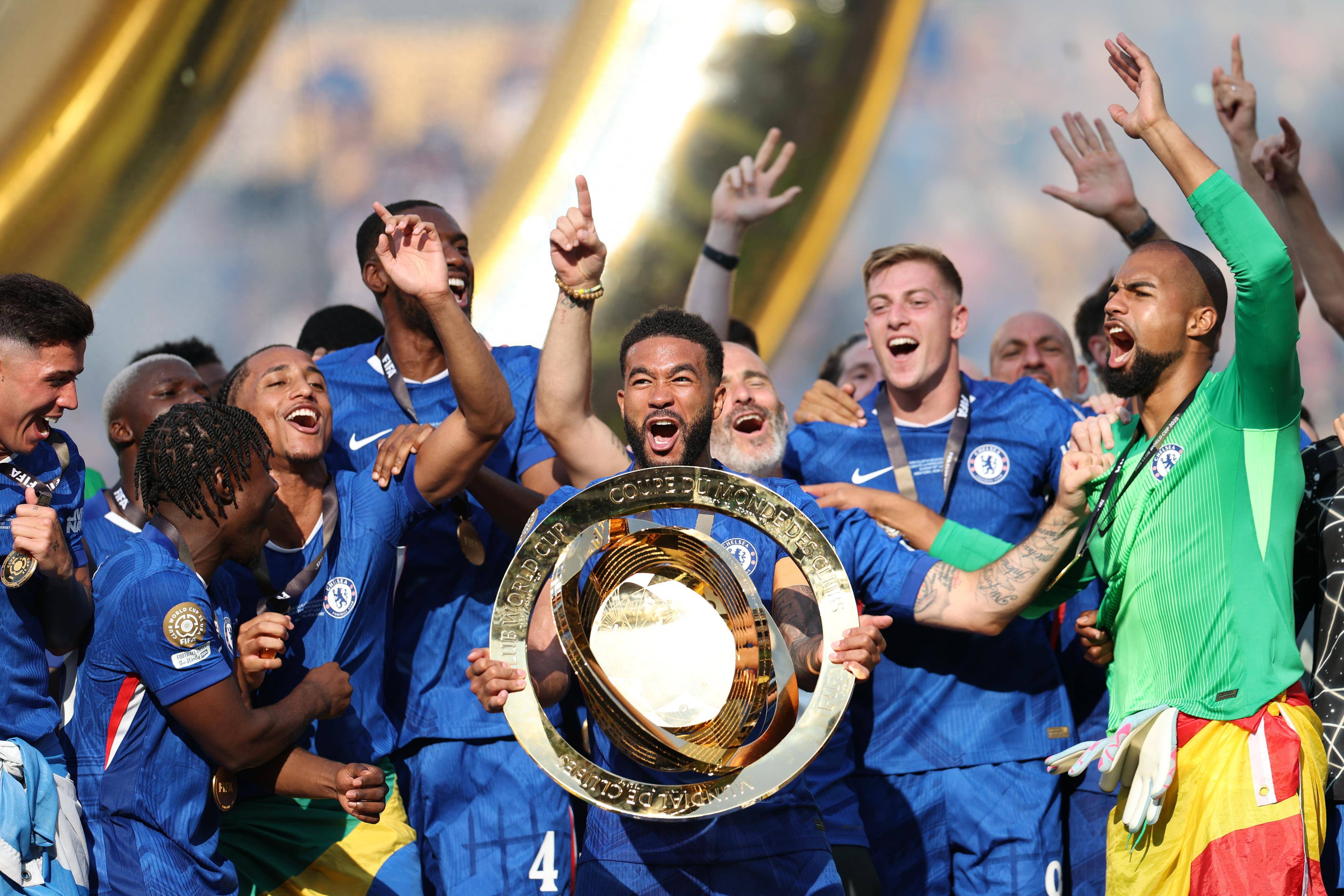 九游官网首页-欧联赛程吃紧；拜仁慕尼黑集结日队长鼓劲；话题不断；团队化学反应显著