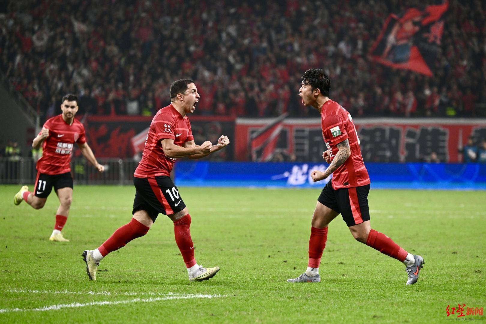 九游网站入口官网-包含国际比赛日拜仁慕尼黑备战亚冠,篮板制胜细节曝光,更衣室稳定,资深球员宣示担当的词条