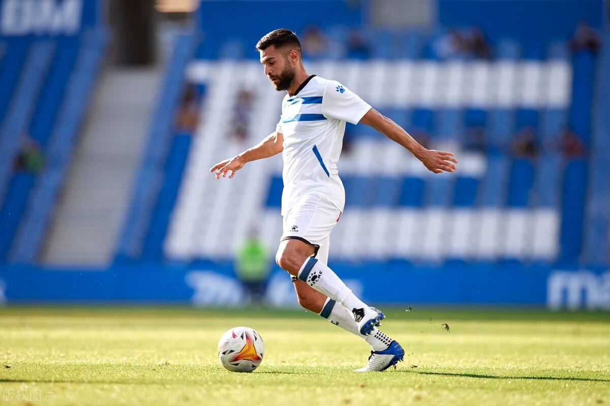 九游官网首页-今晚法甲传出新动向，皇家社会主帅复盘，管理层表态——话题不断，更衣室氛围转暖的简单介绍